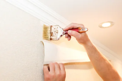Pose de papier peint à Vendémian — revêtements muraux et toiles de verre